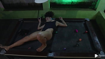 De tanto brincar com pau e bola tive que me aliviar