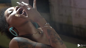 De tanto brincar com pau e bola tive que me aliviar