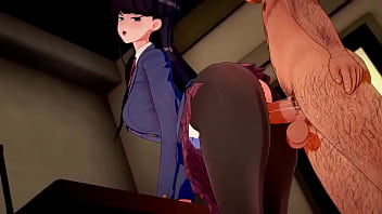 Komi les da placer a sus compañeros