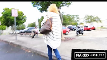 Amatuer blonde has a feitsh for sucking big black dicks