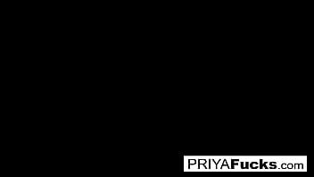 Hot babe fucks herself