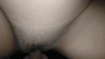 อาควยยัดเข้าไปในก้นและหีของเธอจนน้ำแตก