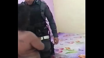 Comendo safada fardado