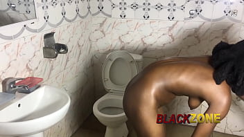 I fuck her so well in the bathroom and she even want some more