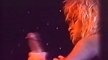 Close pussy fingering