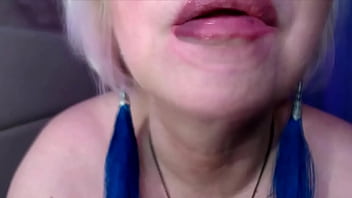 In a virtual bed with a curvy mature whore give me your squirt my wild lustful stepmommy