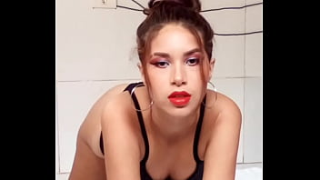 Novinha sensual de quatro