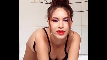 Novinha sensual de quatro