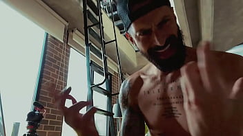 Polvoeres sexo salvaje y mensajes motivaciones desde el apartamento de cipriani