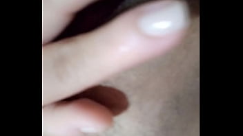 Limpando o mel do meu vibrador e gozando mais parte 2 2