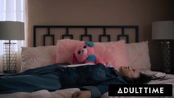 Slutty demon lulu chu fucks everyone she meets