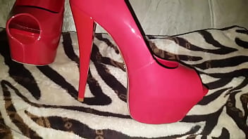 Schutz peep toe