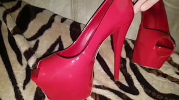 Schutz peep toe