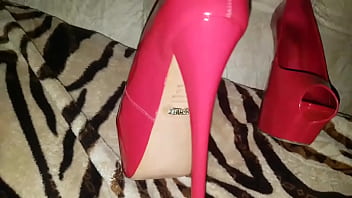 Schutz peep toe