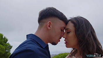 Se folla a la mujer de su hermano en supropia casa