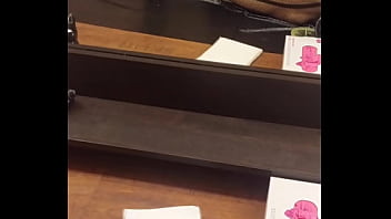 Трахают дырку