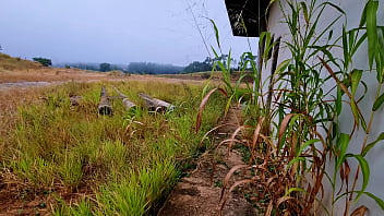We stopped at an abandoned building in the middle of the road and i got her to suck me off right there paramos em uma construção abandonada no meio da estrada e botei ela para me chupar ali mesmo