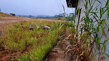 We stopped at an abandoned building in the middle of the road and i got her to suck me off right there paramos em uma construção abandonada no meio da estrada e botei ela para me chupar ali mesmo