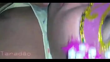 Enchendo o cuzinho de porra