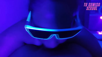 Mamada garganta profunda cuarto neon soy la hijastra mas sumisa