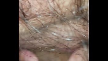 La humedad de mi boca el lubricante perfecto para su viaje al orgasmo