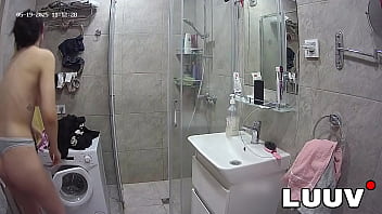 Luuv alice's exhibitionism is sharing her real life homemade morning shower on camera