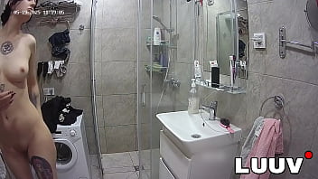 Luuv alice's exhibitionism is sharing her real life homemade morning shower on camera