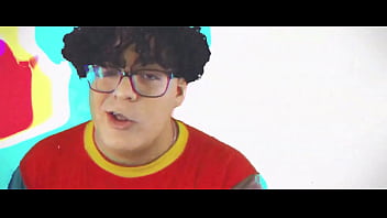 La cancion esa de mateo que dice el bolso lleva un labial y un cosito de eso pa delinear