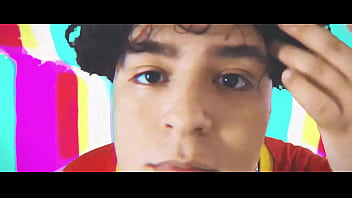 La Cancion Esa De Mateo Que Dice El Bolso Lleva Un Labial Y Un Cosito De Eso Pa Delinear thumbnail