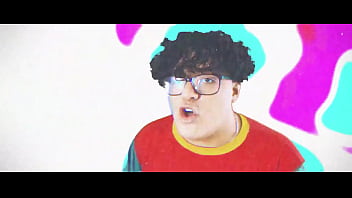 La cancion esa de mateo que dice el bolso lleva un labial y un cosito de eso pa delinear