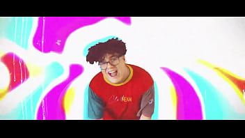 La cancion esa de mateo que dice el bolso lleva un labial y un cosito de eso pa delinear