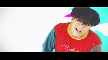 La cancion esa de mateo que dice el bolso lleva un labial y un cosito de eso pa delinear