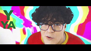 La cancion esa de mateo que dice el bolso lleva un labial y un cosito de eso pa delinear