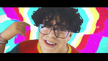 La cancion esa de mateo que dice el bolso lleva un labial y un cosito de eso pa delinear