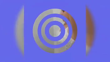 Puta gosta de mostrar os peitos naturais