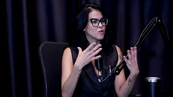 Foi motorista de puta teve o convite pra fazer pornô passou por depressão e quando foi atropelada por um ônibus julia fontanelli watch sheer red