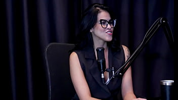 Foi motorista de puta teve o convite pra fazer pornô passou por depressão e quando foi atropelada por um ônibus julia fontanelli watch sheer red