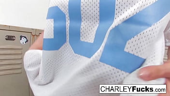 Lucky guy with huge dick has 2 babes suck it