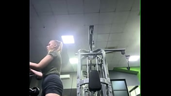 Crazy Masturbating In The Gym thumbnail