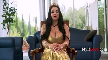 Pisces stunner payne presley discusses her fashion will riding with passion