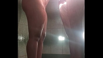 Parte 2 dios mio cuñado que hicimos debiamos era depilarnos juntos nuestras partes intimas pero terminamos cogiendo en la ducha