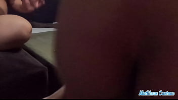 Ruivinha foi tratada igual putinha por dois dotados um macetava sua bucetinha enquanto ela engasgava na outra piroka