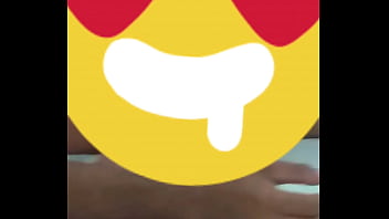 Apertando a rola com a garganta