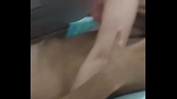 Apertando a rola com a garganta