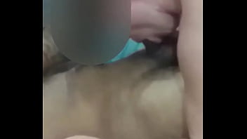 Apertando a rola com a garganta