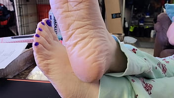 Feet Of Many thumbnail