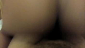 Novinha sentando gostoso