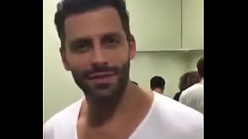 Henri Castelli Mostrando Volume thumbnail