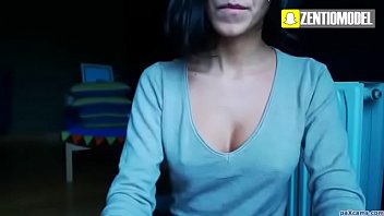 Sexy amateur girl playing with her pussy