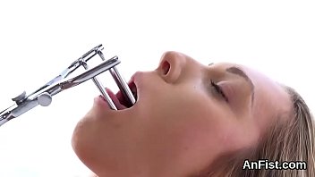 Lesbian nympho gets her shaved kitty and anal fisted